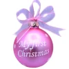 Boule de verre rose « My First Christmas » à personnaliser. Motif petits pieds