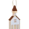 Ornement en bois, église au toit rouge.