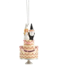 Ornement, gâteau de mariage avec des gnomes.