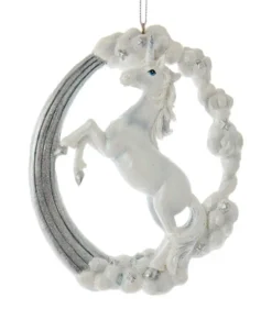 Ornement, licorne argentée et blanche, avec arc-en-ciel et nuages