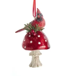 Petit champmignon avec cardinal